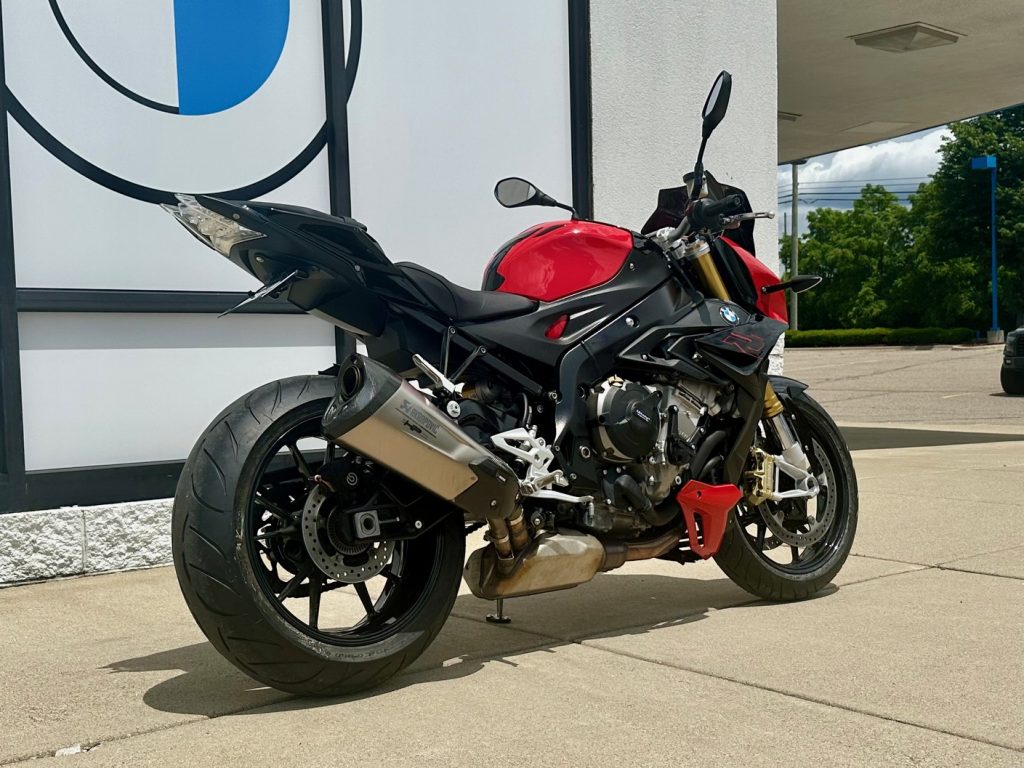 ’18 BMW S 1000 R