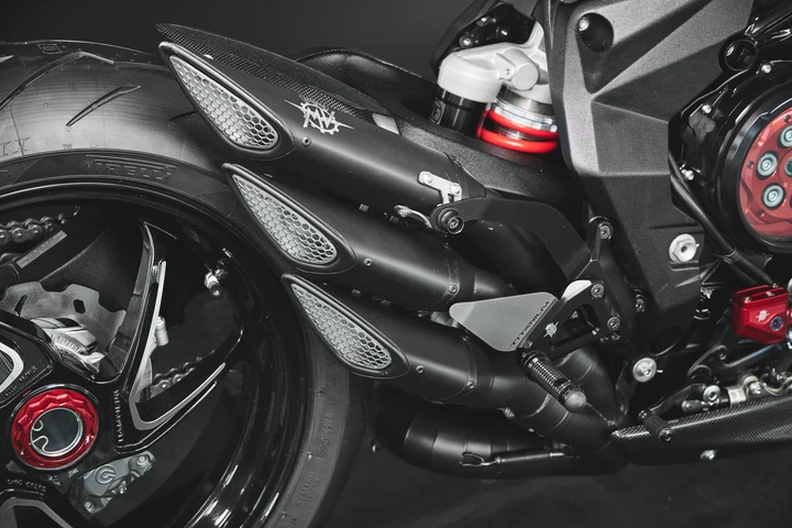MV Agusta 3 Way Black Ceramic Silencer - Dragster R/RR 3 MV Agusta 3 Way Black Ceramic Silencer - Dragster R/RR - Image 3